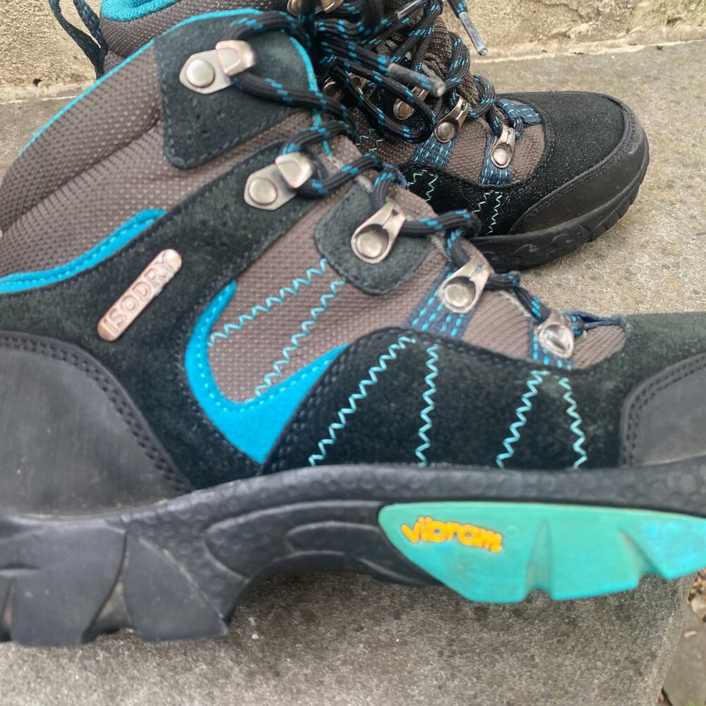 Kids Unisex Hiking Boots Vibram/ Mountain Warehouse size 4